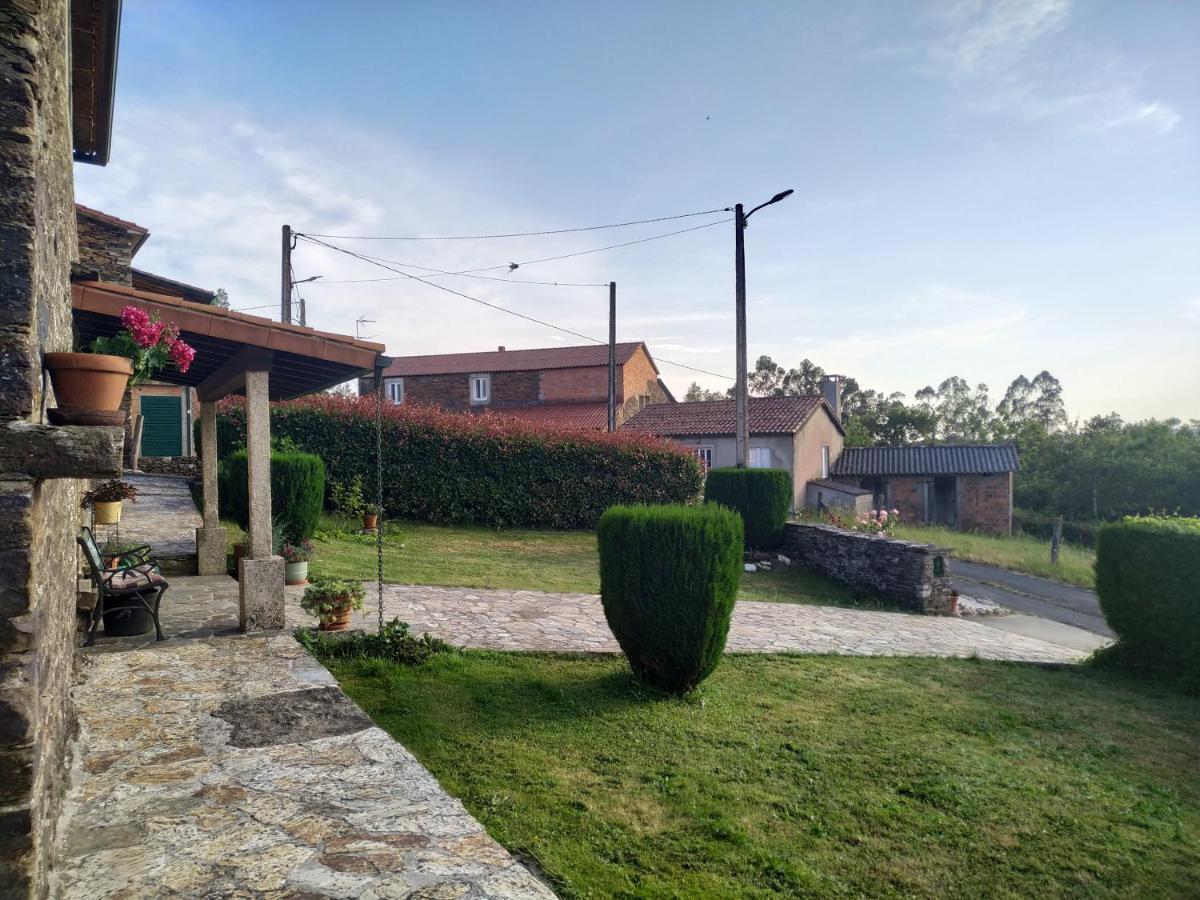Casa O Castelo En Touro Villa Luaran gambar