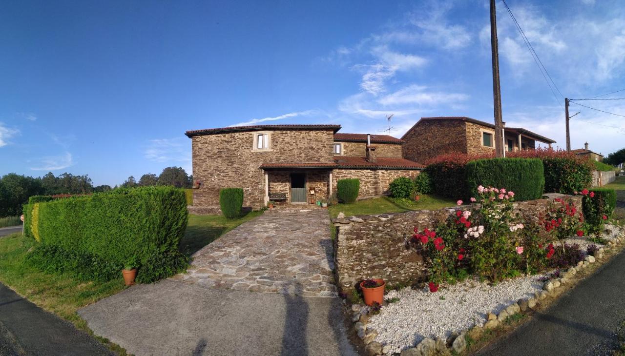 Casa O Castelo En Touro Villa Luaran gambar