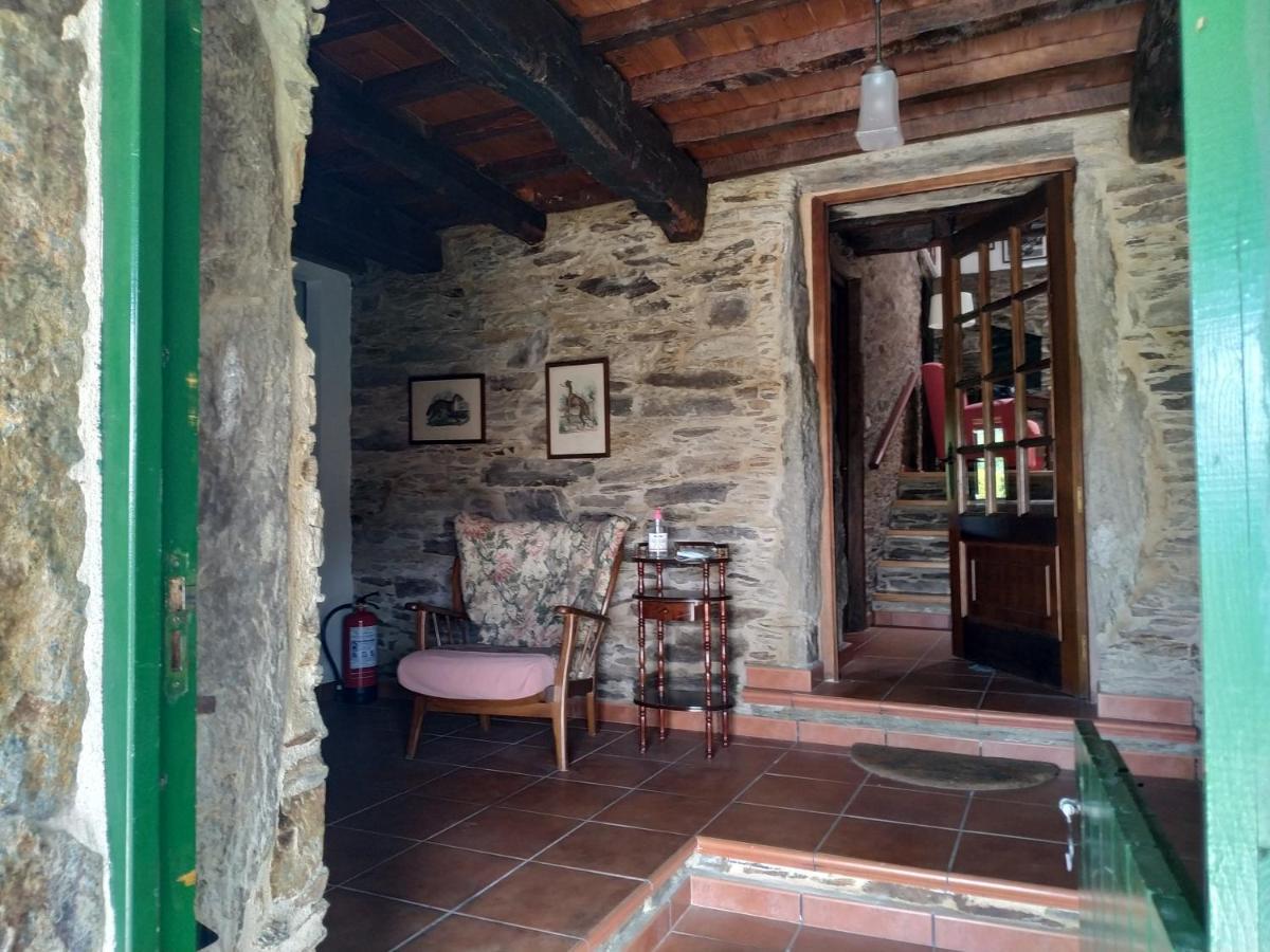 Casa O Castelo En Touro Villa Luaran gambar